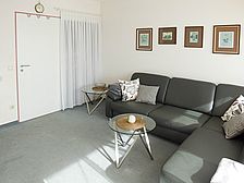 Das Wohn- und Schlafzimmer